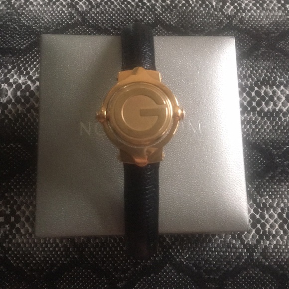 Gucci watch never worn!! - Picture 2 of 6